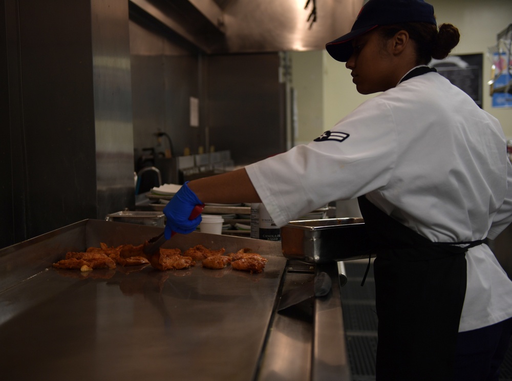 Monarch dining facility feeds Airmen