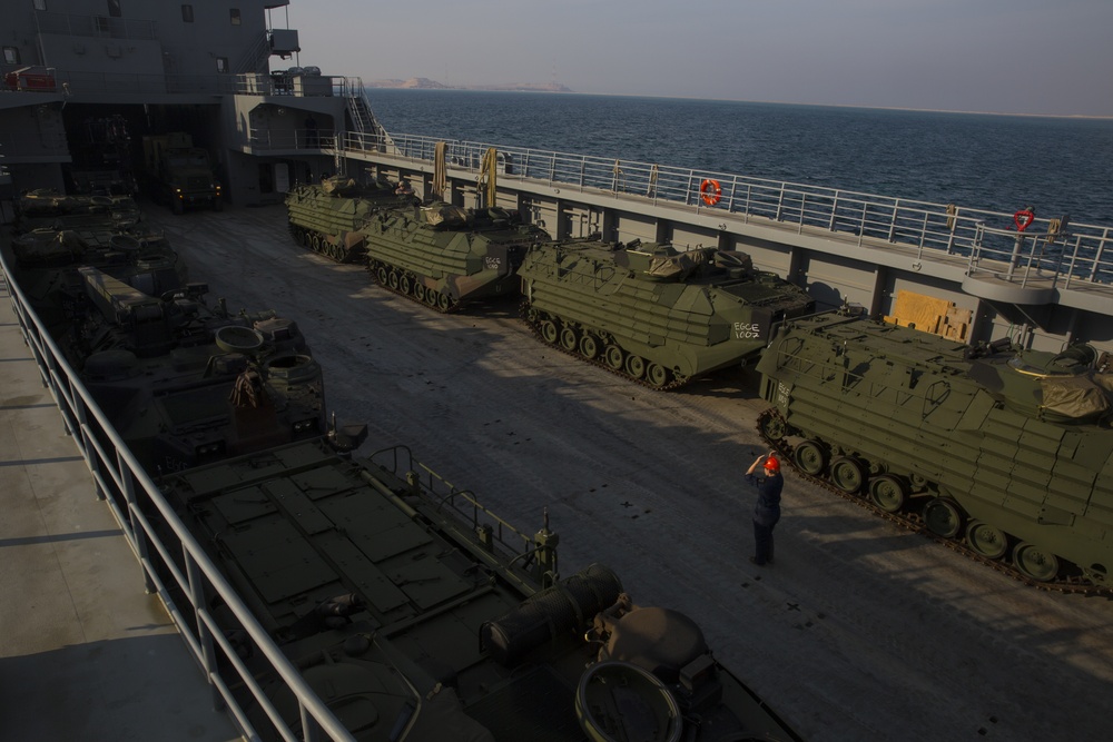 Marines Offload Vehicles During Native Fury 20