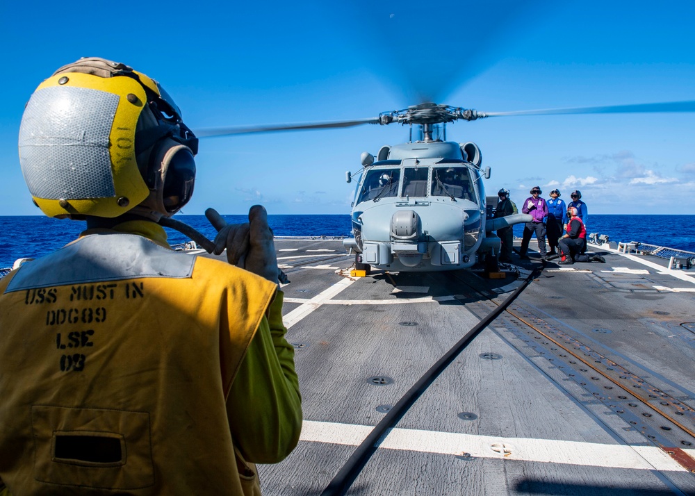 USS Mustin Conducts Flight Quarters