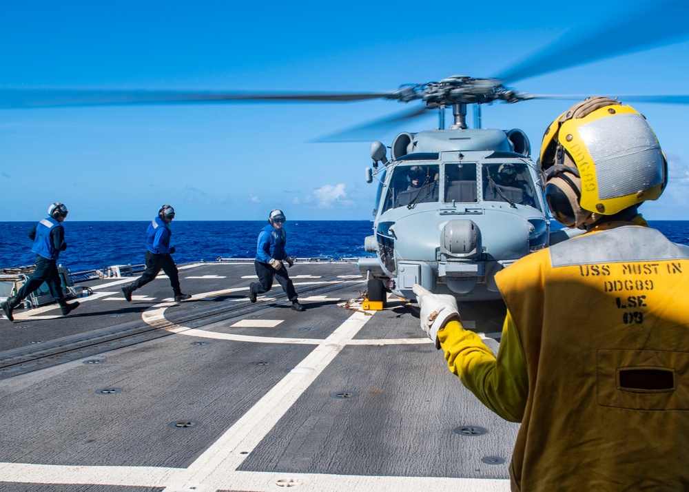 USS Mustin Conducts Flight Quarters