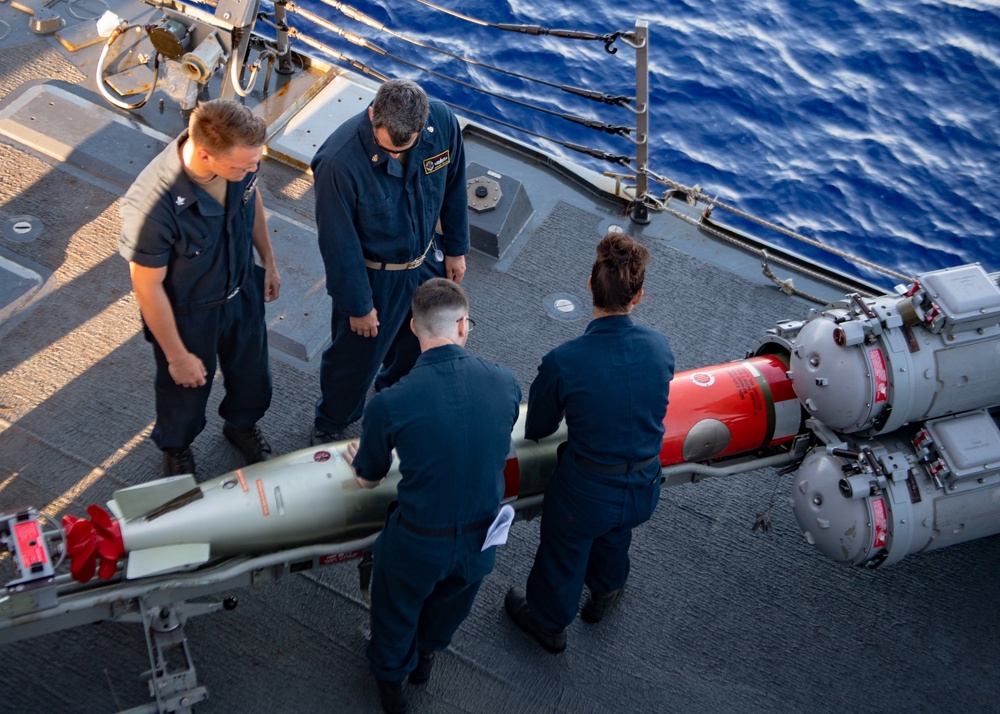 USS Mustin Conducts Anti-Submarine Exercise