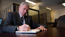 Contracting expert transitions to small business