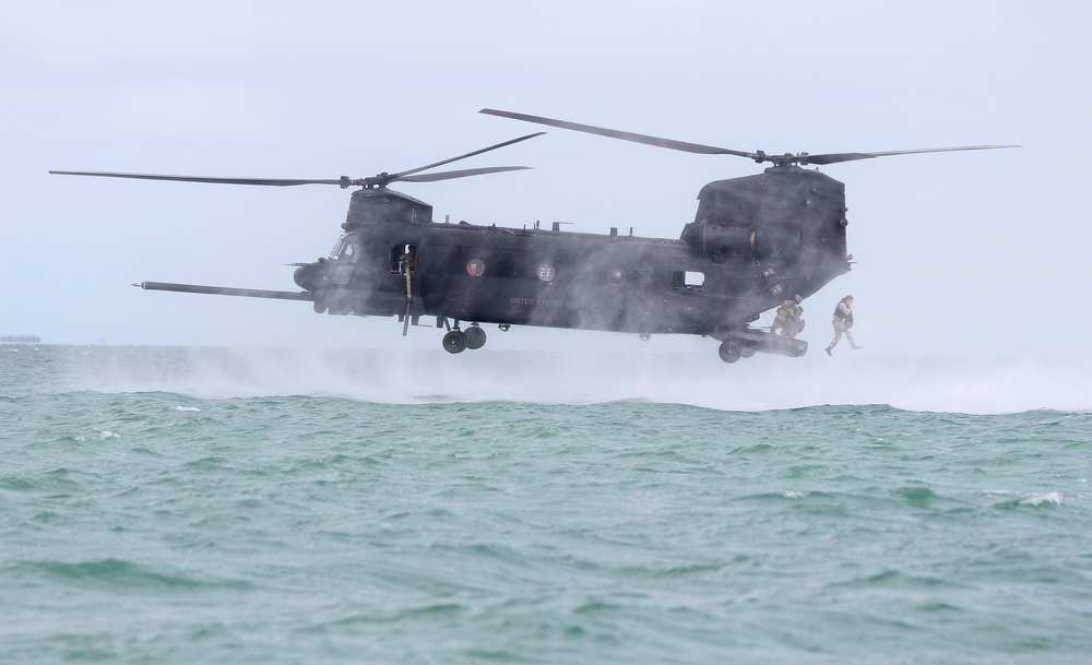 USAJFKSWCS Students Train at Combat Dive School