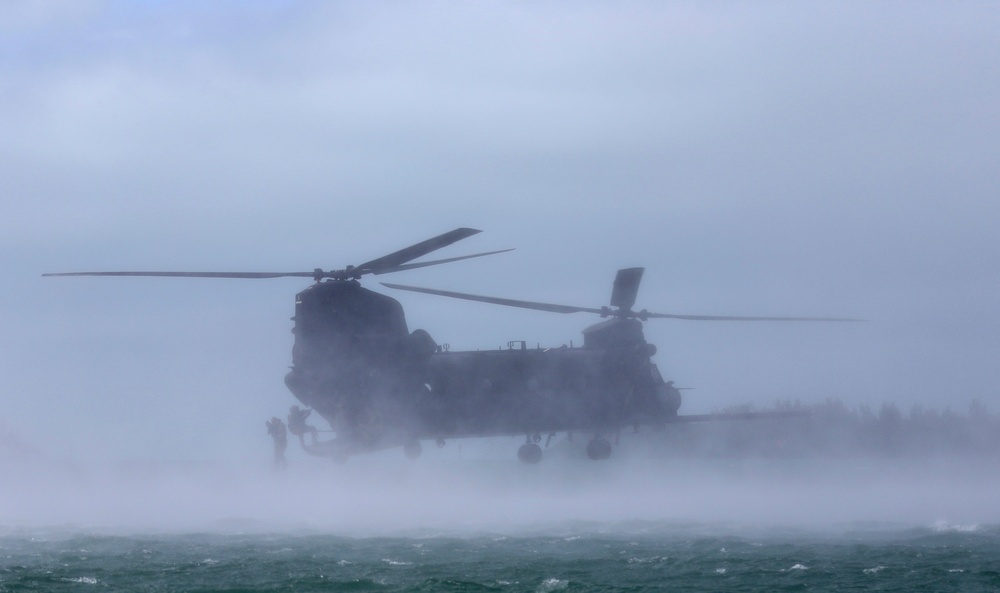 USAJFKSWCS Students Train at Combat Dive School