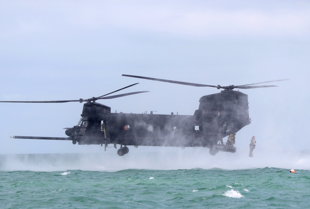 USAJFKSWCS Students Train at Combat Dive School