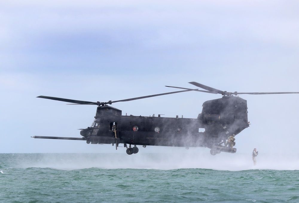 USAJFKSWCS Students Train at Combat Dive School