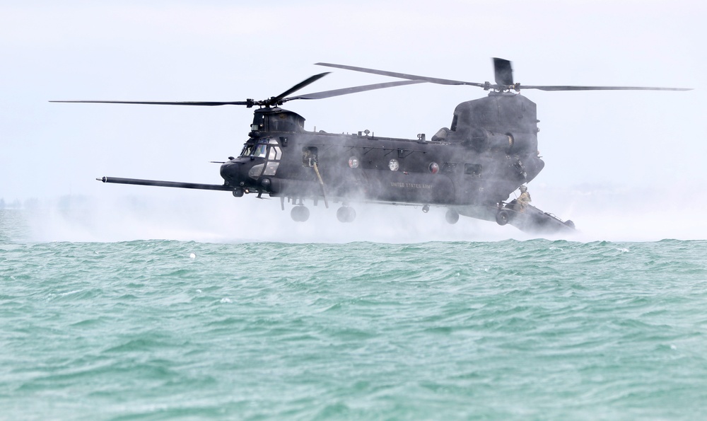 USAJFKSWCS Students Train at Combat Dive School