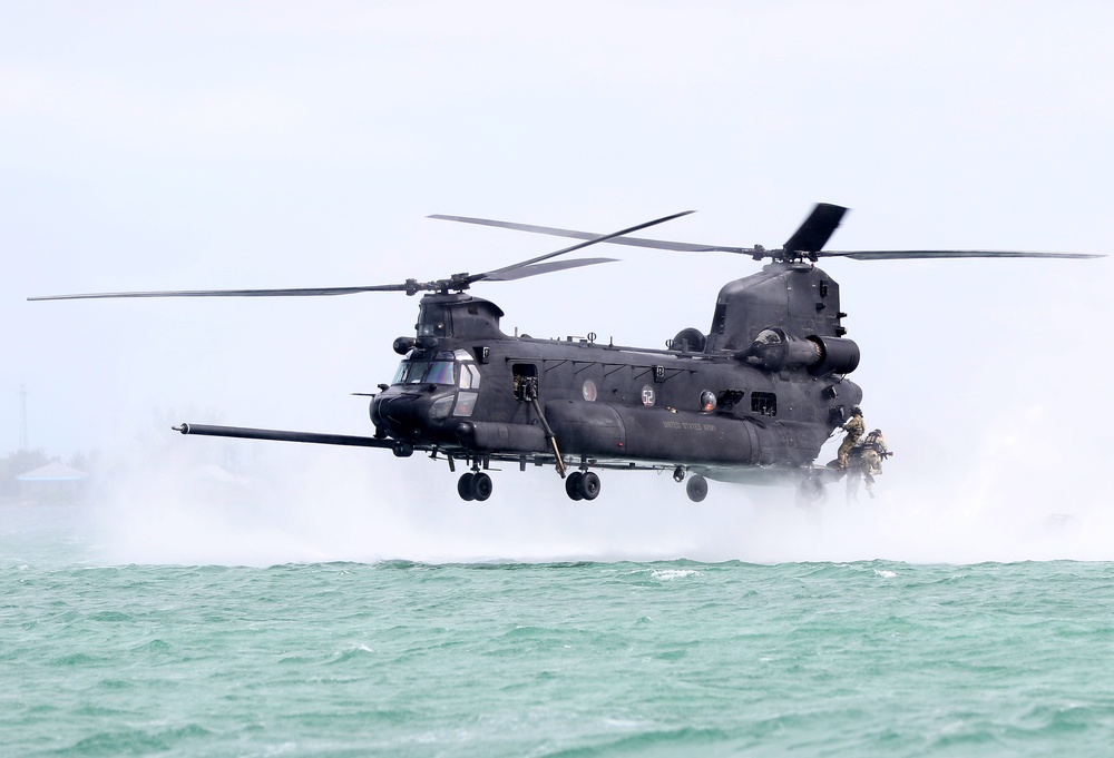 USAJFKSWCS Students Train at Combat Dive School