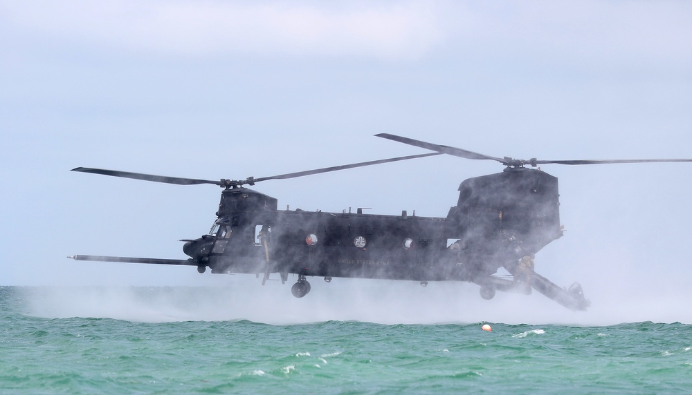 USAJFKSWCS Students Train at Combat Dive School