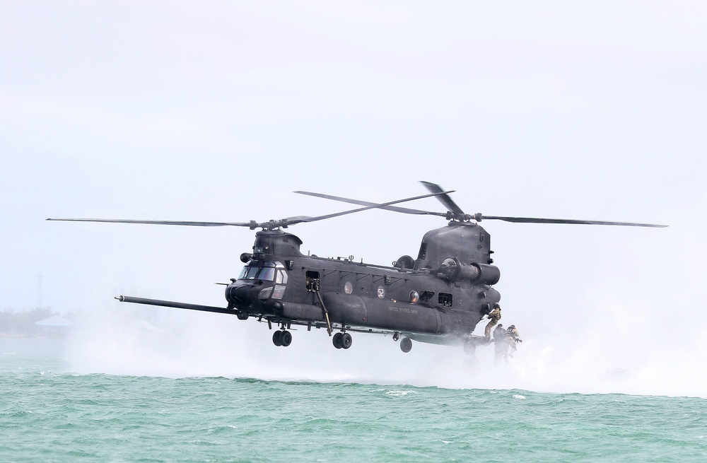 USAJFKSWCS Students Train at Combat Dive School