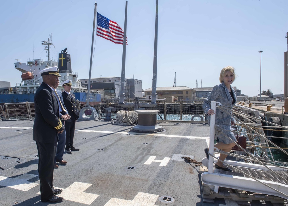 USS Carney (DDG 64)