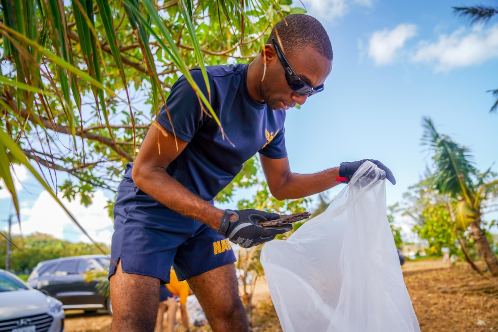 U.S. Military Members Join Love Guam in Clean Up
