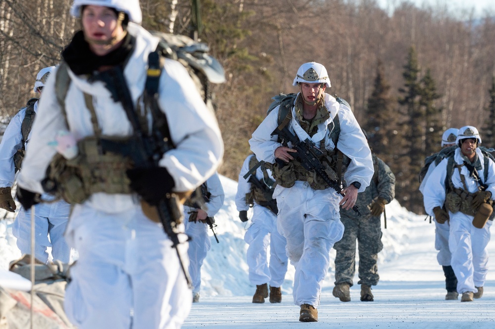 Denali Spur Ride tests Spartan paratroopers