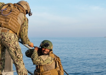 CTF 56 participates in an underwater detonation