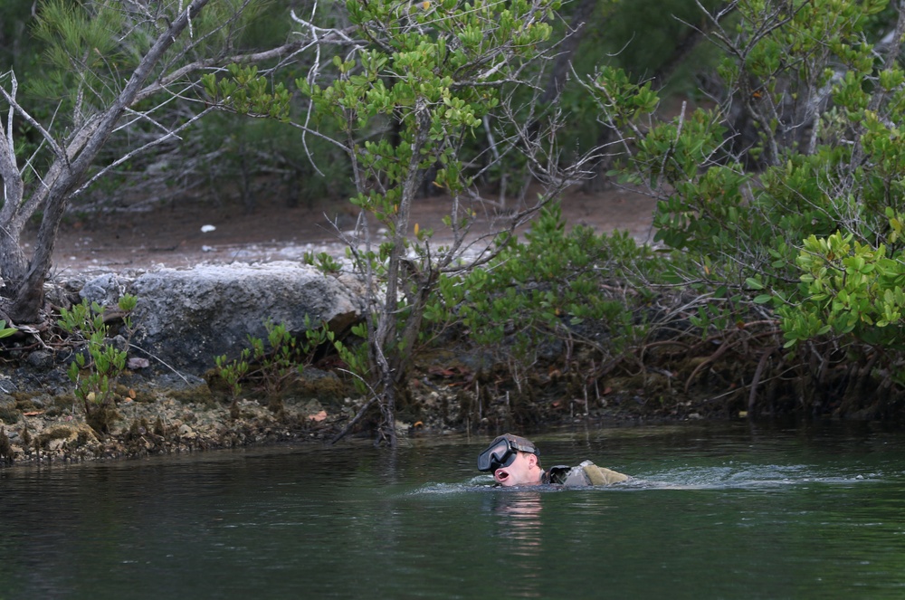 Dive School Students Take Part in Culmination Exercise