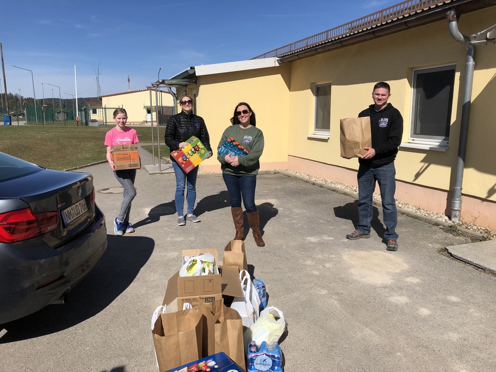 Spousal club donates food to soldiers working pandemic