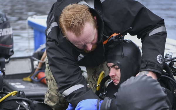 U.S. Navy dives in Norway