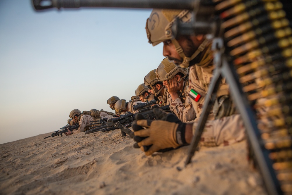 U.S. Marines and UAE Soldiers Conduct Claymore Training