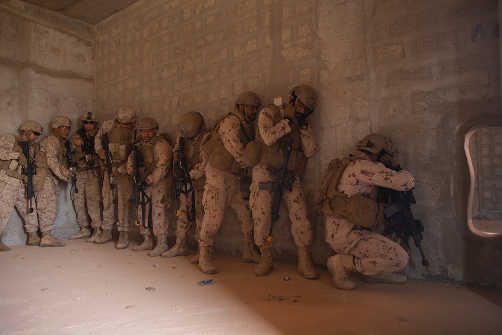 UAE Armed Forces and U.S. Marines conduct Bilateral Sector Clearing on a Facility