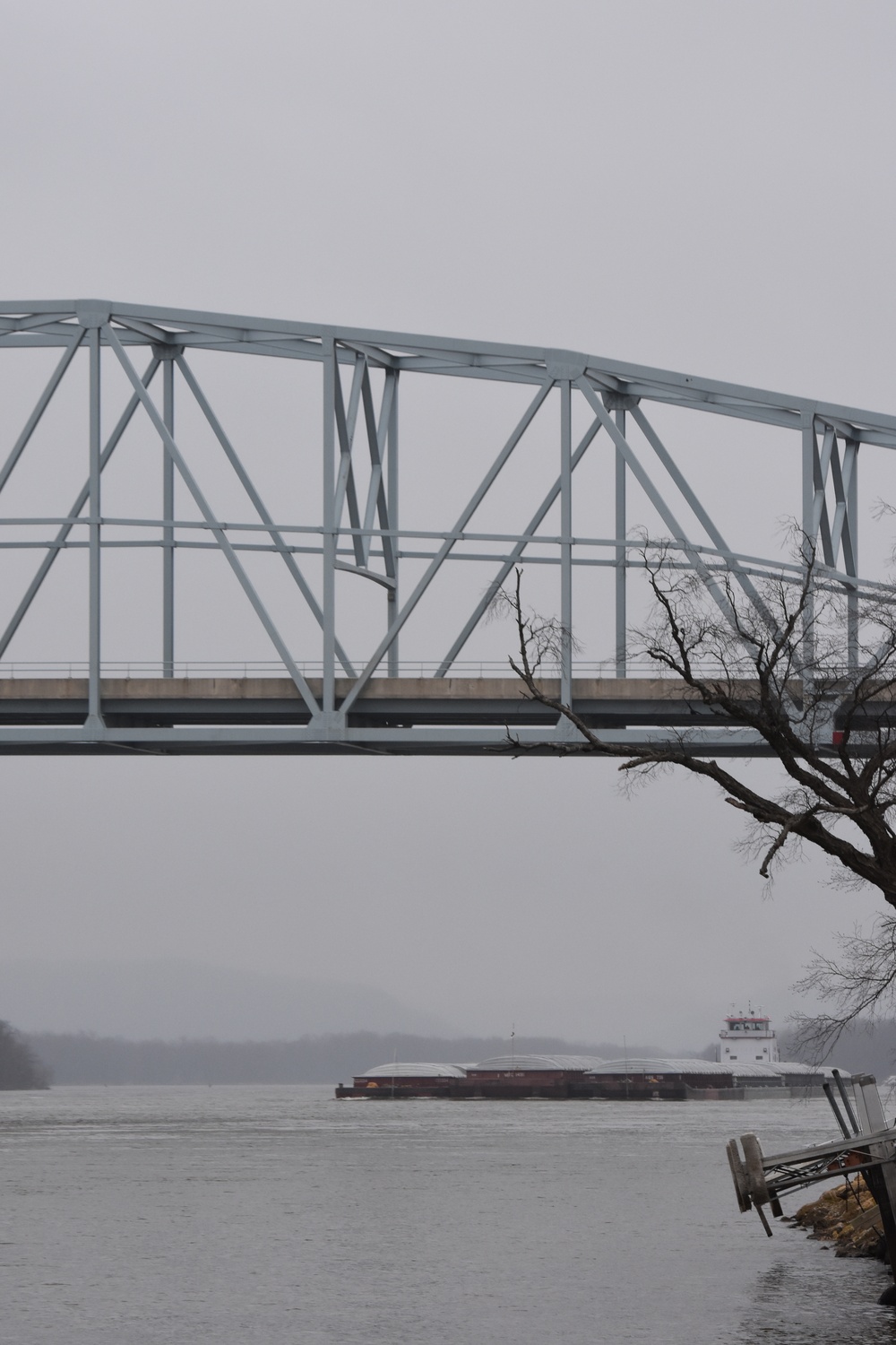 First tow reaches Lake Pepin