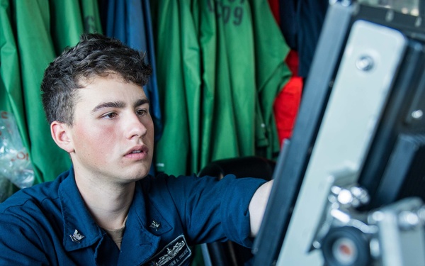 Sailor Operates Mark 38 Remote Operator Console