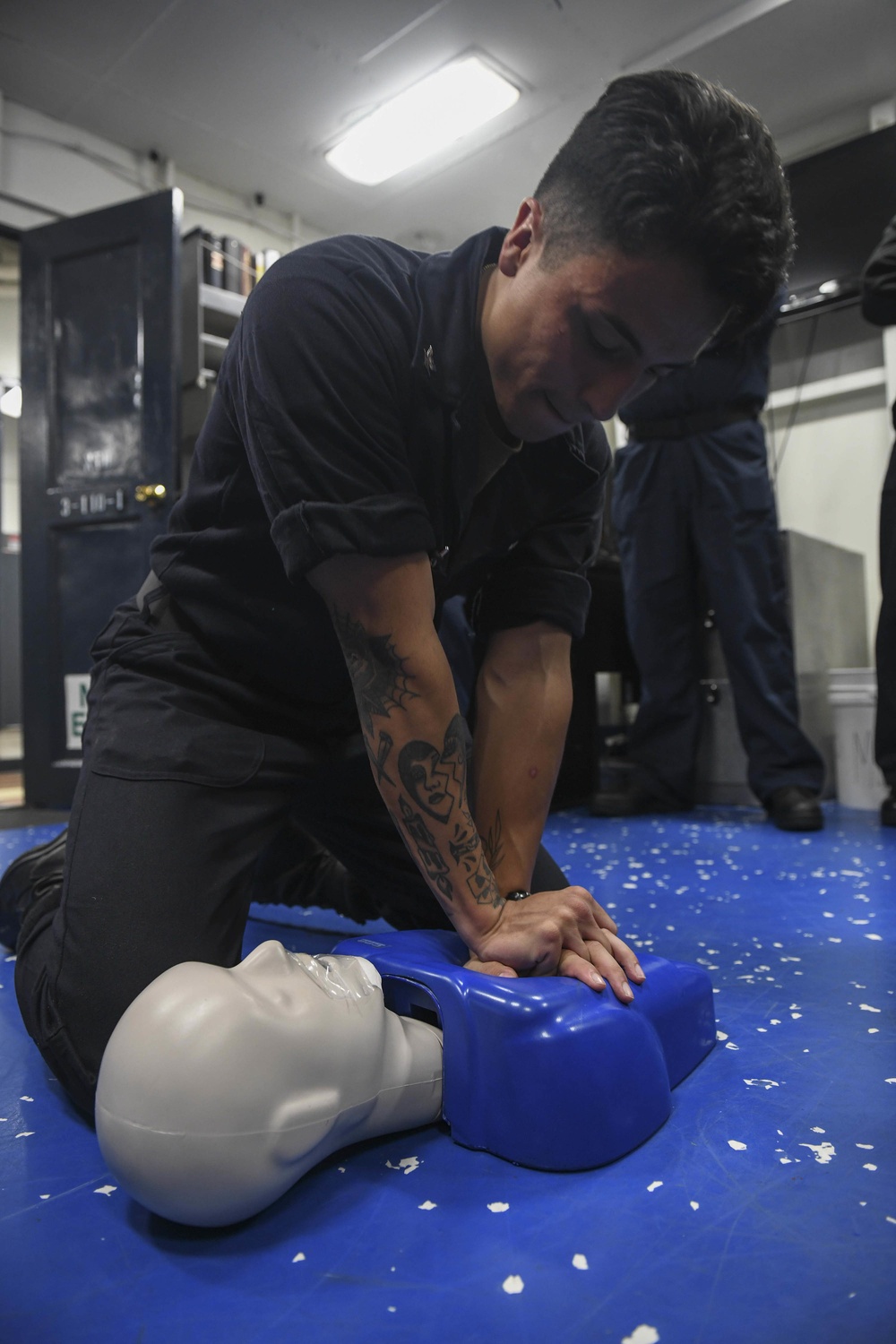 DVIDS - Images - USS Blue Ridge CPR Training Evolution [Image 2 of 2]