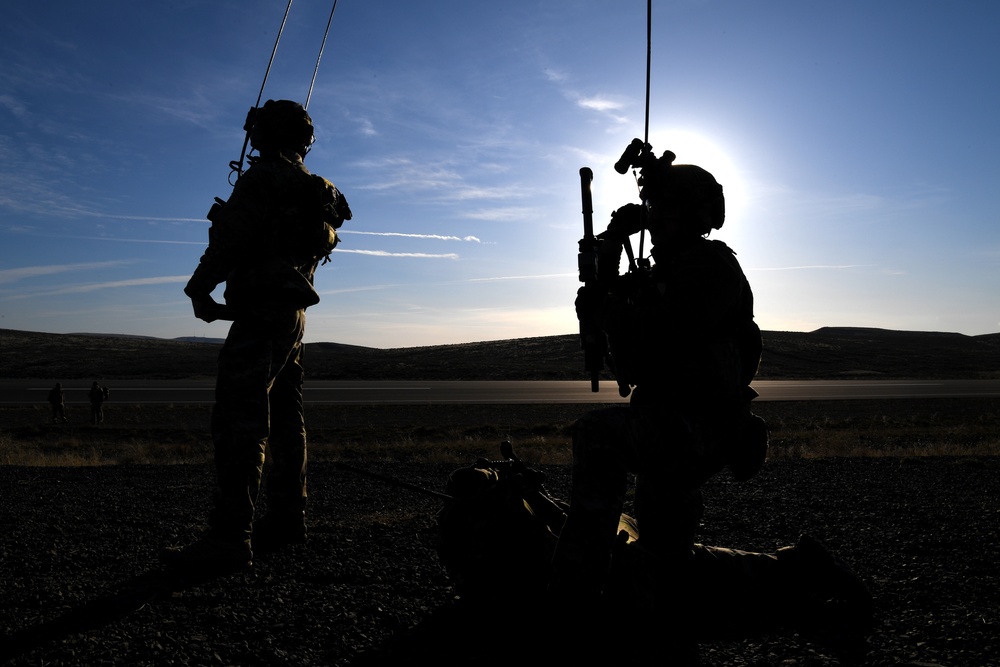Special Tactics operators maintain readiness with global access exercise