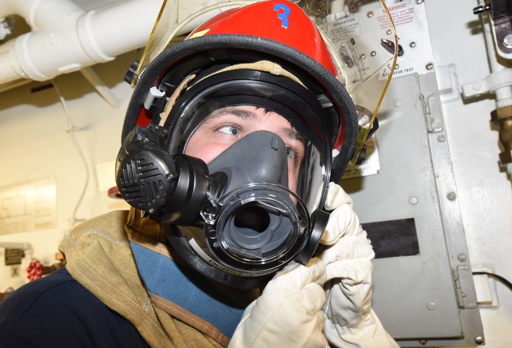 Operations aboard US McFaul (DDG 74)