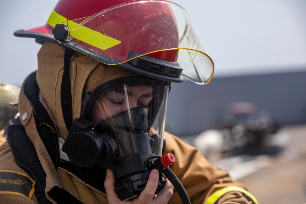 Sailors participate in hands on training