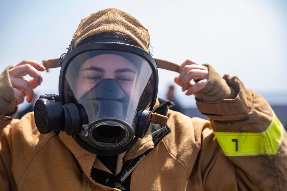 Sailors participate in hands on training