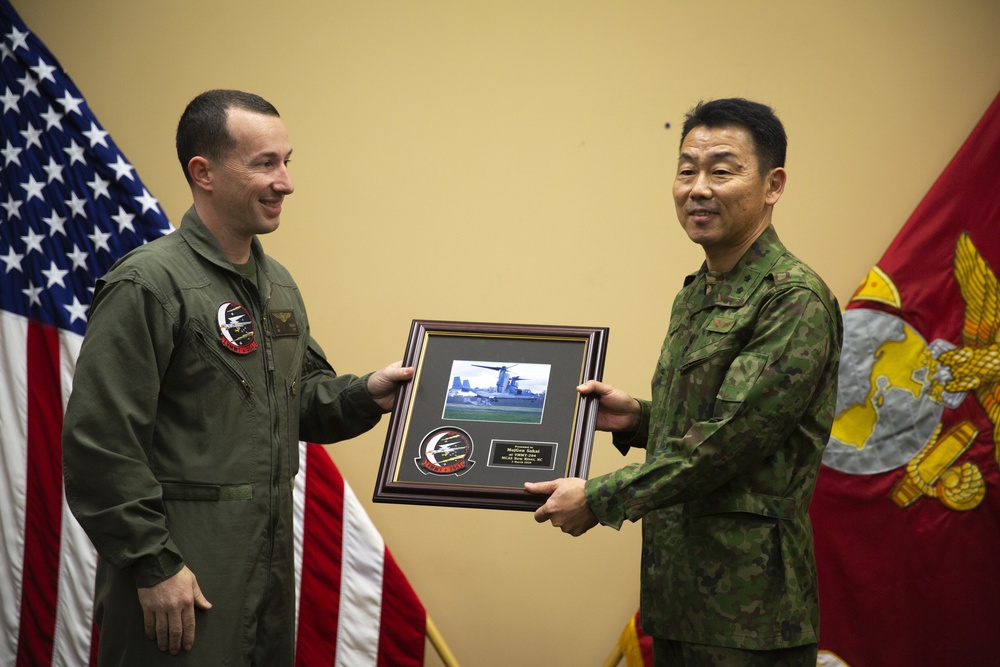 JGSDF Maj. Gen. Sakai visits VMMT-204