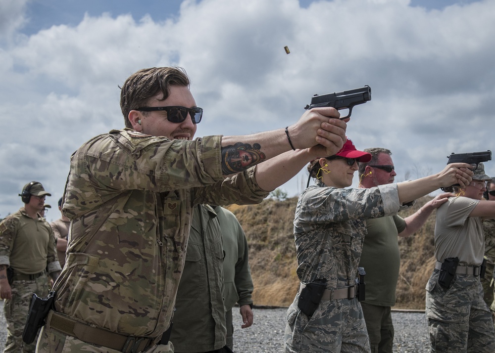 Air Commandos learn new weapon techniques in ACFC course