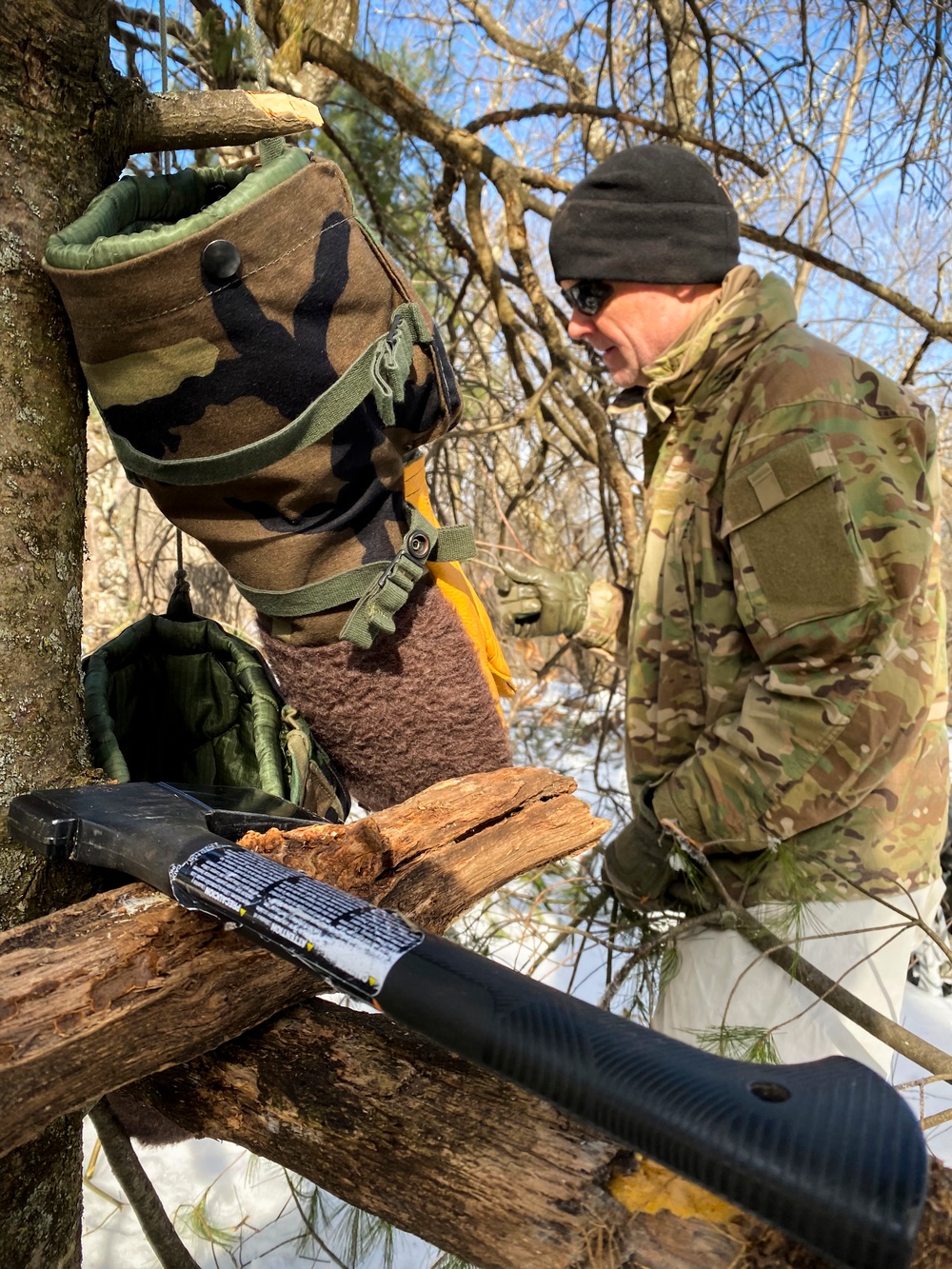 Soldiers and Marines attend Cold Weather Course