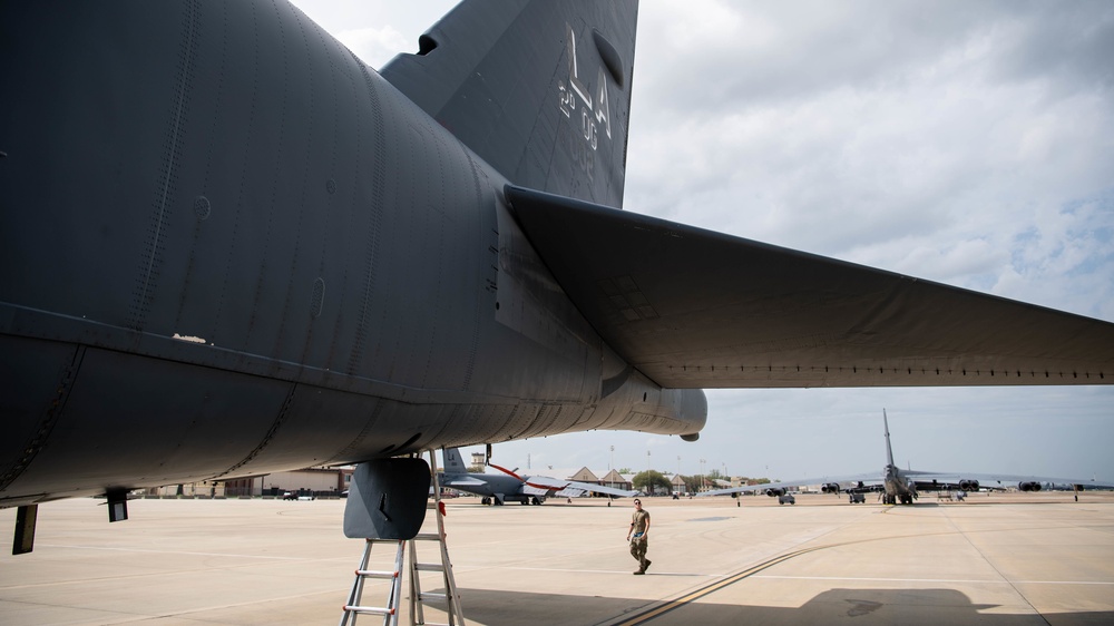 Barksdale’s crew chiefs keep the birds in the sky