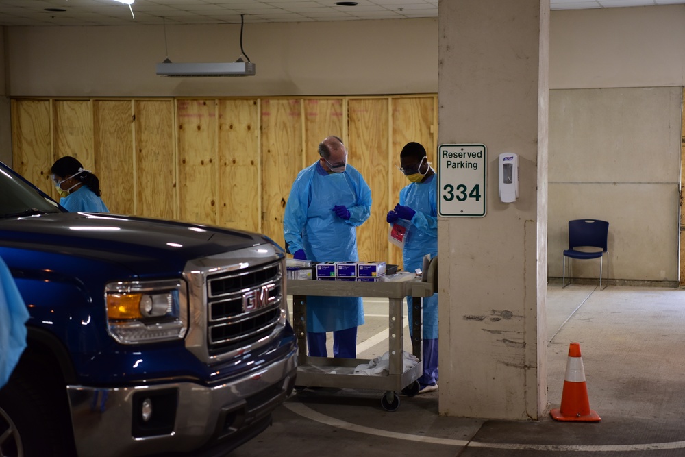Arkansas National Guardsmen assist with Covid-19 testing