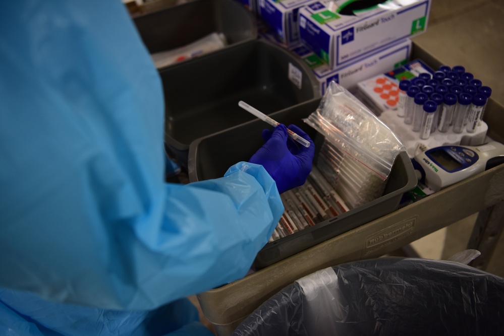 Arkansas National Guardsmen assist with Covid-19 testing
