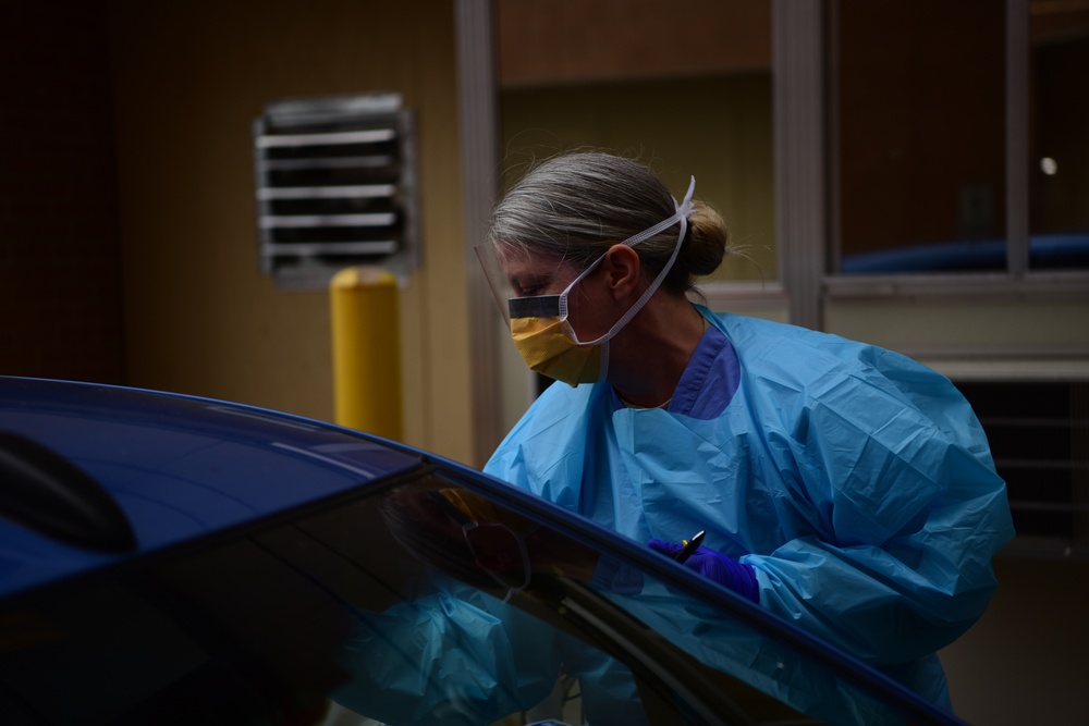 Arkansas National Guardsmen assist with Covid-19 testing
