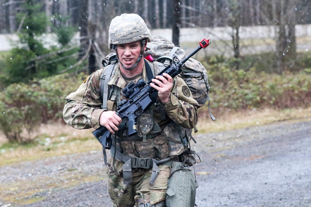 U.S. Army Reserve Soldiers compete in 364th ESC Best Warrior Competition