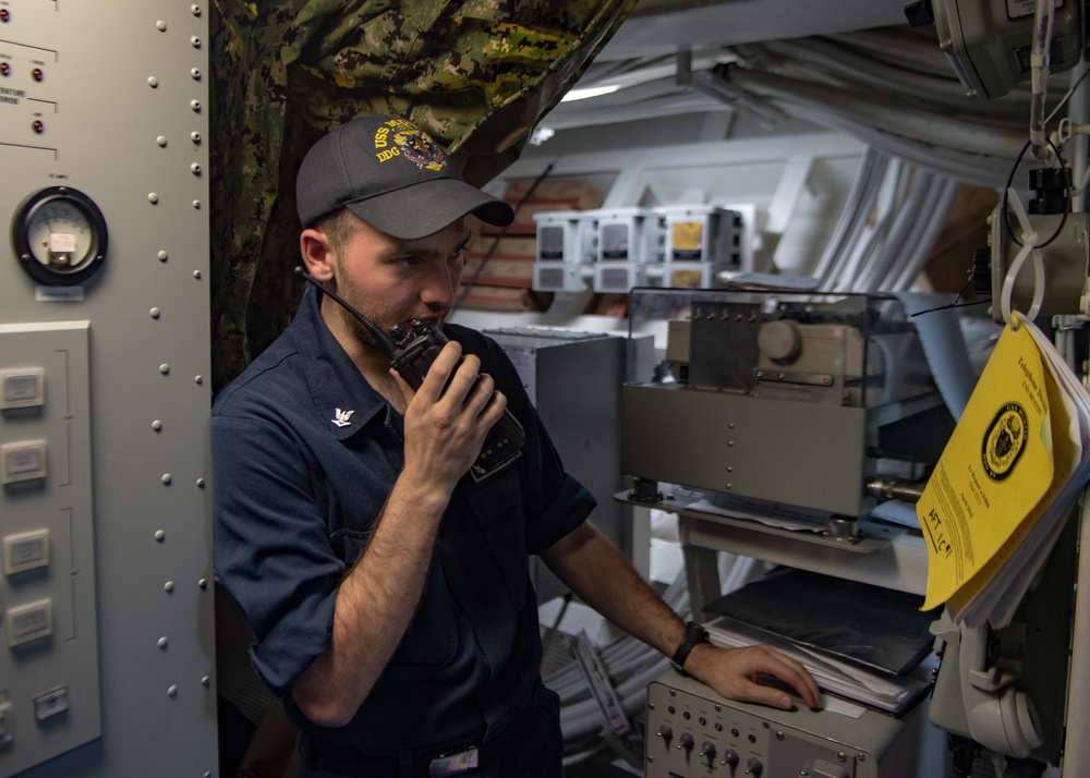 USS Mustin Sailors Install Speaker