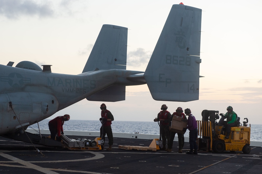USS Green Bay MV-22 Osprey flight operations, March 18, 2020
