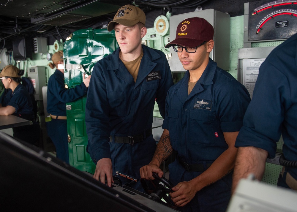 USS Green Bay pulls in to Guam, March 21, 2020