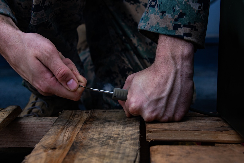 31st MEU Marines conduct equipment familiarization aboard USS America