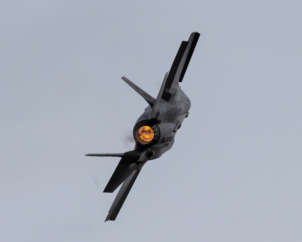 F-35A Demonstration Team practices before first 2020 air show