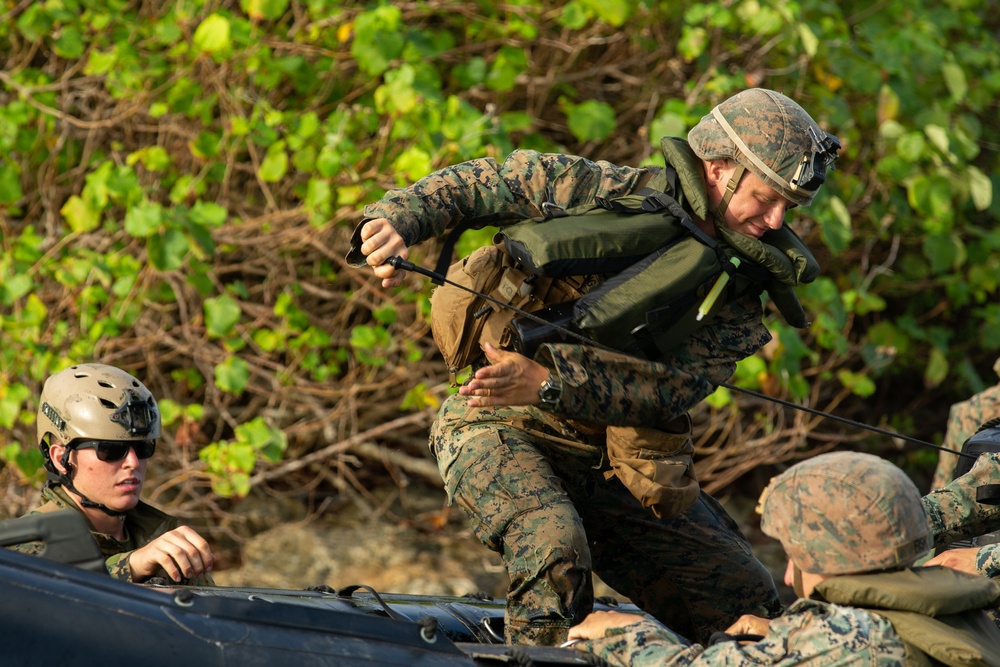 31st MEU small boat company conducts integration exercise with Mark VI patrol boats
