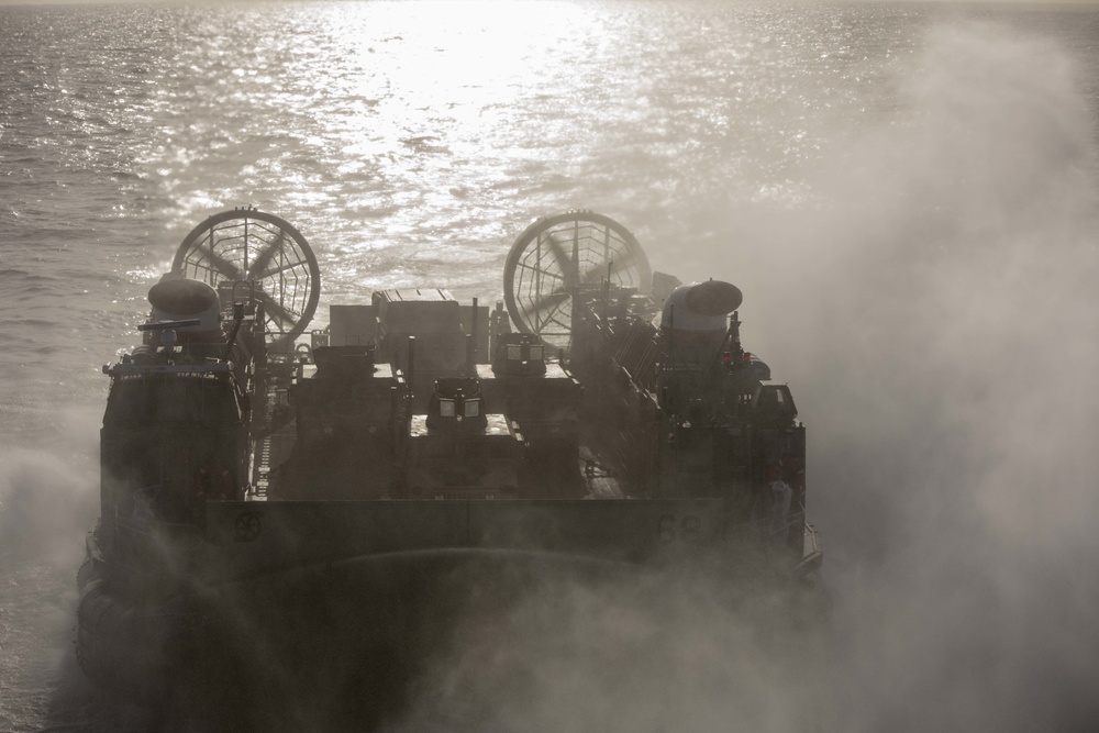 USS New York performs LCAC operations