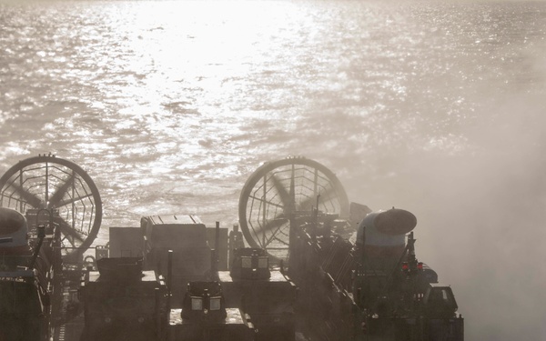 USS New York performs LCAC operations