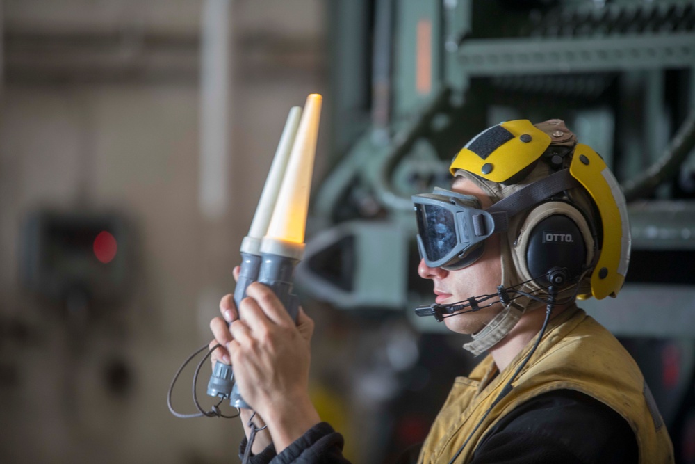 USS New York performs LCAC operations