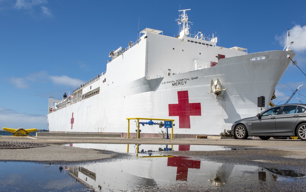 USNS Mercy hosts press conference