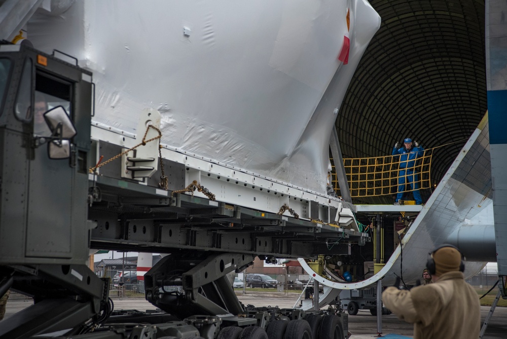 Orion boards NASA Super Guppy in Mansfield