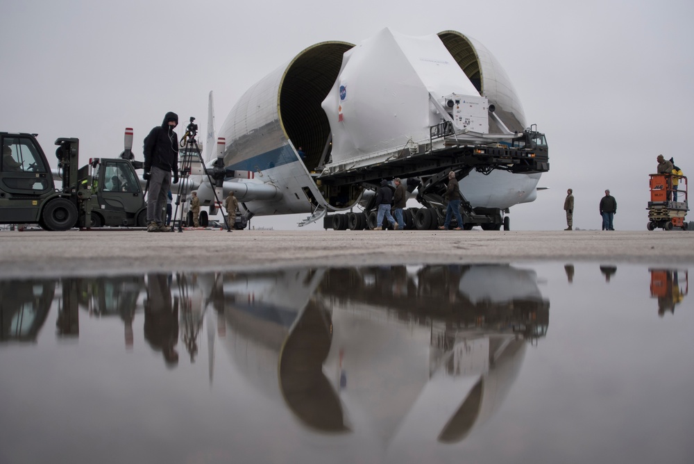 Orion boards NASA Super Guppy in Mansfield